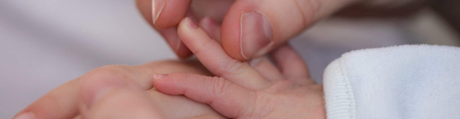 Couper ongles bébé
