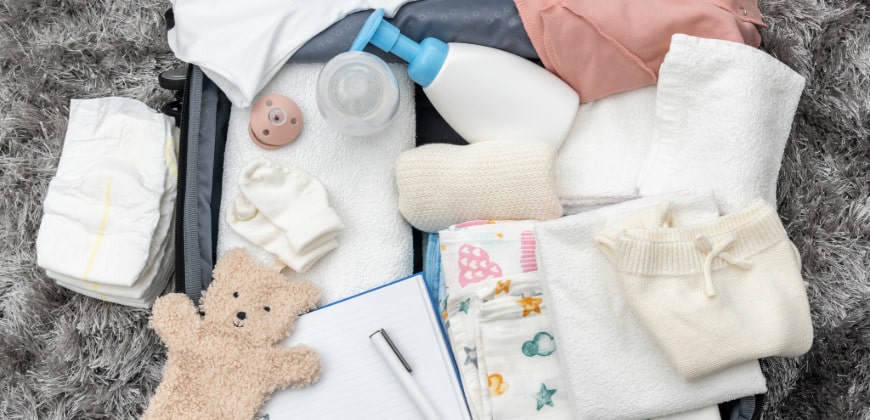 Valise maternité : liste complète pour bébé
