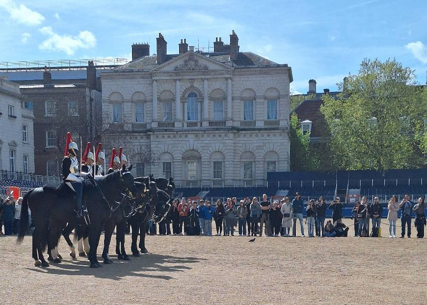 Relève de la Horse Guards à Londres